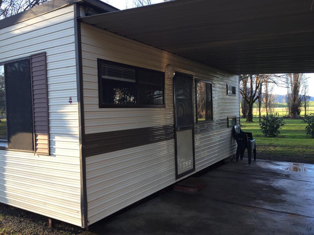 Colac Colac Caravan Park Corryong Екстериор снимка
